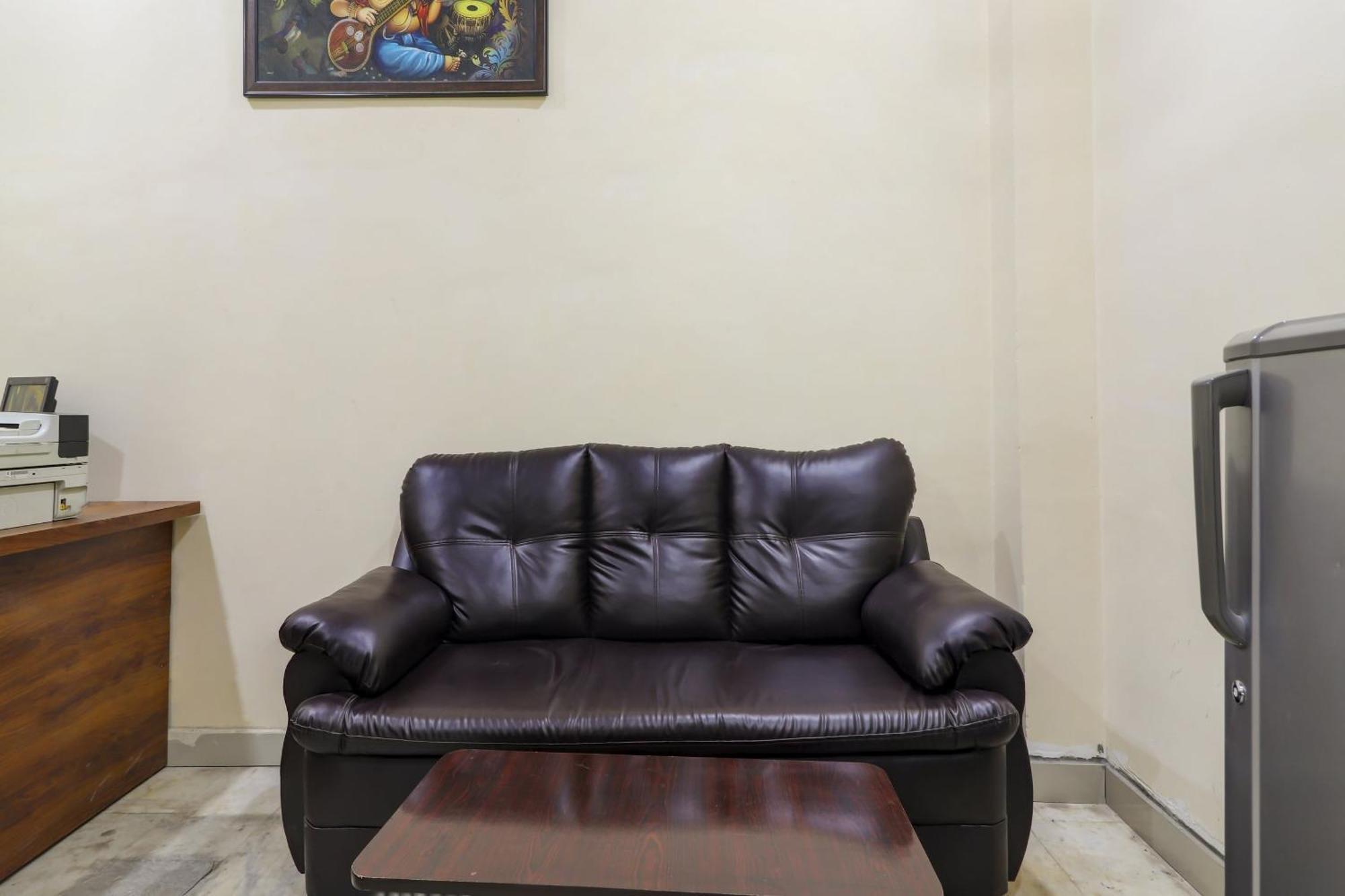 Hotel O Rsquare Elite Sururnagar Ngoại thất bức ảnh
